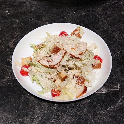 Цезарь с курицей